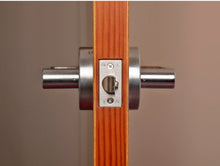 Cargar imagen en el visor de la galería, Placa trasera de roseta plana cilíndrica comercial de Global Door Controls para Leverseset