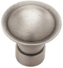 Cargar imagen en el visor de la galería, Libertad 1-1/8 pulgadas. Perilla de gabinete de peltre satinado #PBF721Y-BSP-C
