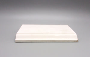 Moldura de zócalo de MDF imprimado tradicional de 1/2 pulg. x 3-1/4 pulg. x 16 pies - N.º 623 (SOLO SE VENDE EN LA TIENDA)