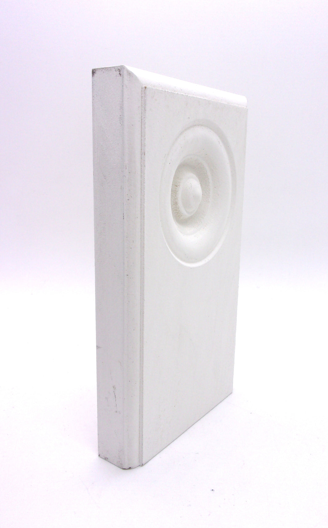 3/4x3-1/2x6 MDF Primed Bullseye Plinth Block