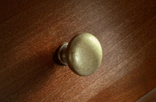 Load image into Gallery viewer, Gatehouse 0226705 1 1/4&quot; Mushroom Aged Brass Cabinet &amp; Drawer Knob